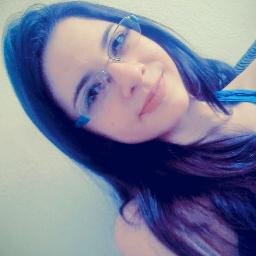 Canceriana, Flamenguista, Piauiense, Extrovertida, futura odontóloga, Tímida, Meiga, Antipática... this is me... or not!