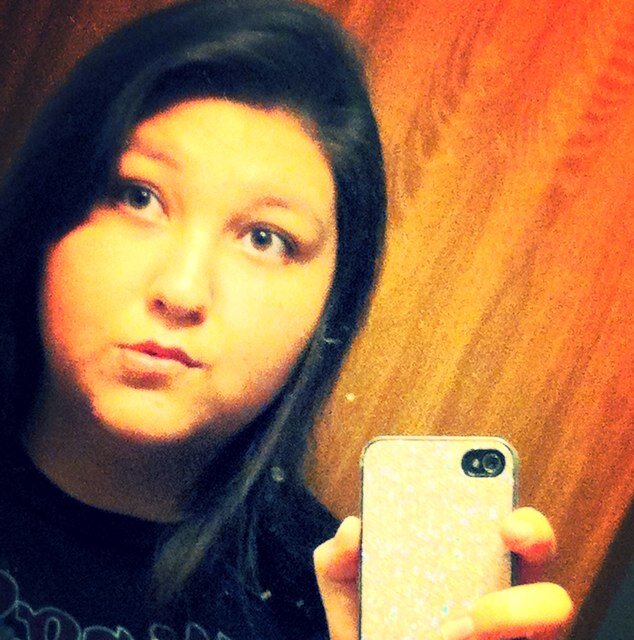 Ello:D Im Taylor im 15| | anime| | PTV BVB MCR BOTDF | | looking for love any takers?;)| | kik:taytaybaybay14| message me:) need someone to talk to.