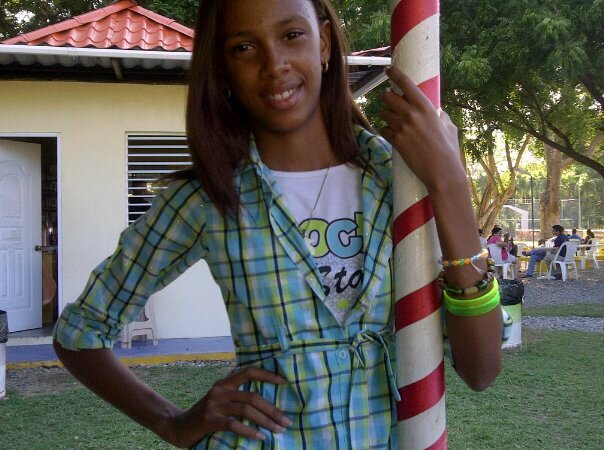 soy loka salgo sin permiso vivo mi vida rilas y ati no te importa lo que yo ago  te amo muah sigueme @ladlaka_pamela