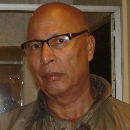 Licenciado en Filología e Idiomas ,docente ,miembro del Colegio Nacional de Periodistas ,luchador social.Pensionado Universidad del Atlántico