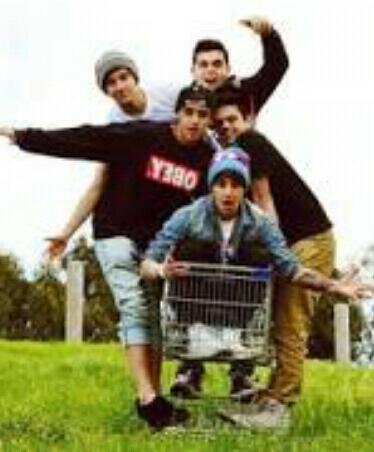 Live for the moments you can't put into words. Janoskians :)) 
Follow for a follow back