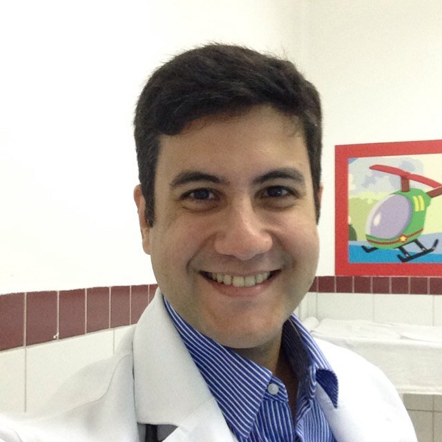 Pai, médico anestesiologista, apaixonado pela minha mulher, doente pelo Vozão, cinéfilo, nerd e louco por tecnologia!