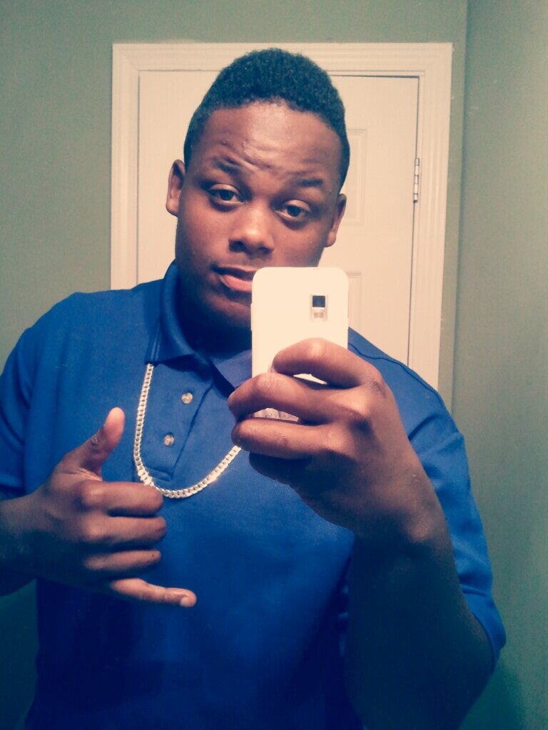 I keep GOD first in everything I do. I play football C/O 2014. CCC Signee. All I wanna do is be GREAT.