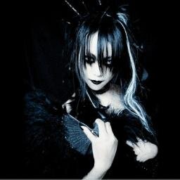 Gimp editor, Big fan of anime, gothic/emo, into metal and screamo music, like black colors, love blood!