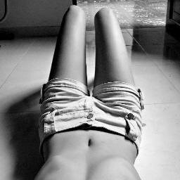 TodoPorSerGorda's profile picture. Gorda, fea, sin amigos. ¿Que soy? Un error de la vida.