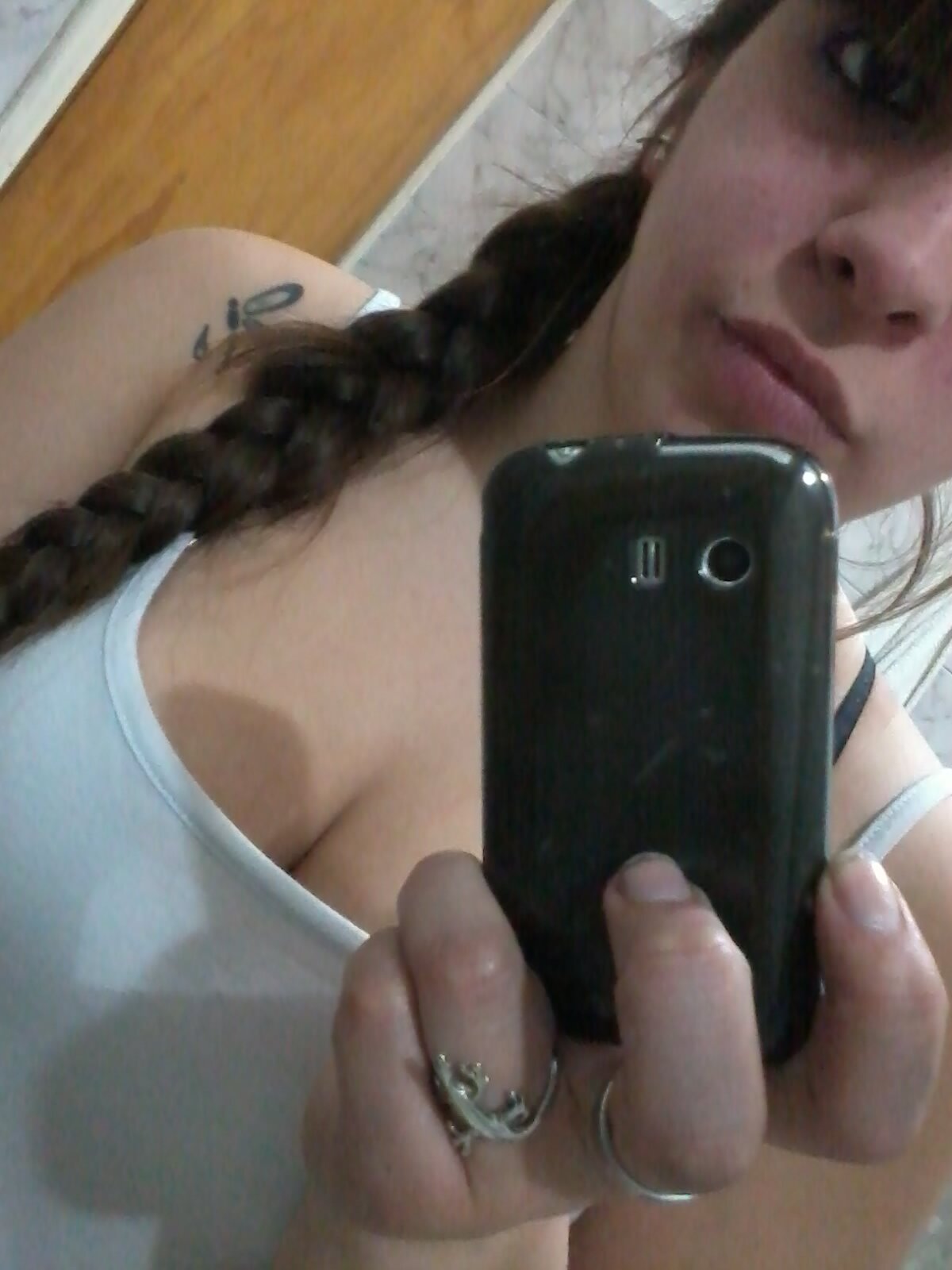 Soy como soy, no pretendo caerle bien a todo el mundo ;).
