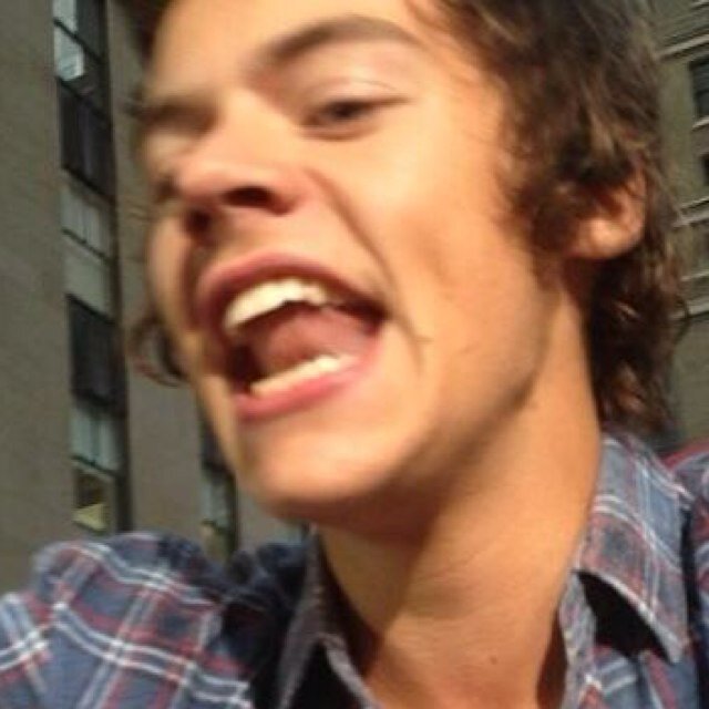 Harry followed me to nashville dc and nyc.......and we didnt even meet :((((((((((((