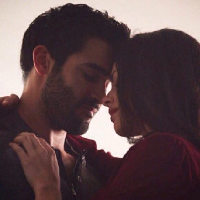 I'm just an English teacher that was saved by a man named Derek. He isnt human, but what is he? Never judged a book by it's cover .  {Straight /Single /Cannon}