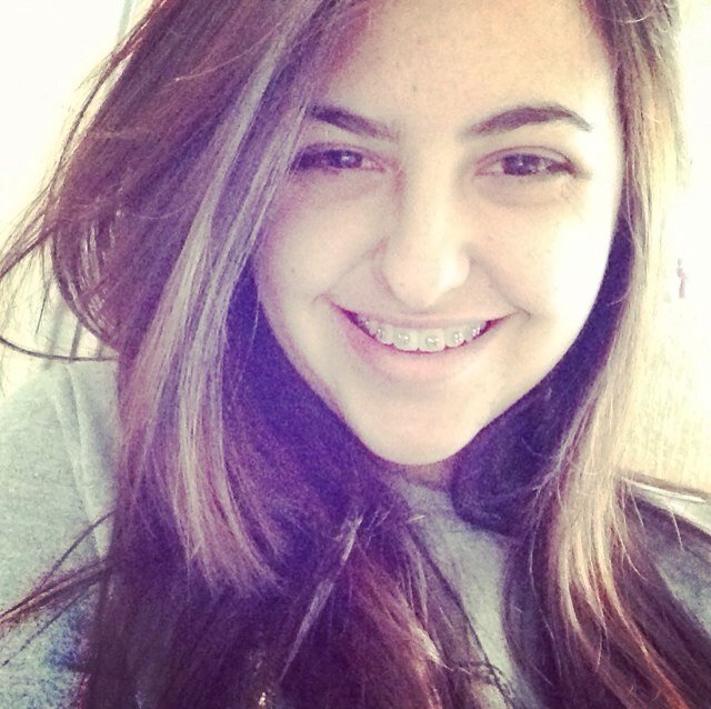 Seja feliz e não importe com as pessoas ao seu redor, elas não sabem metade do que acontece com você... :3