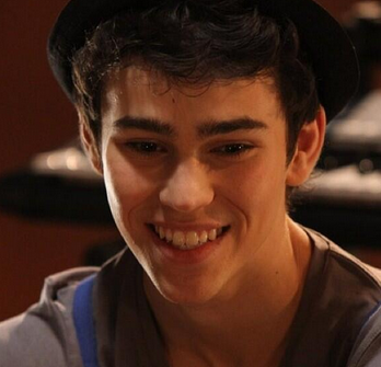 SchneiderXOX's profile picture. A girl that loves @Maxgschneider, @iamleohoward, @BigTimeRush, @VictoriaJustice, @ArianaGrande, and @ROSHON. Other accounts: @SchneiderBTR, @ShanzieTiqui.