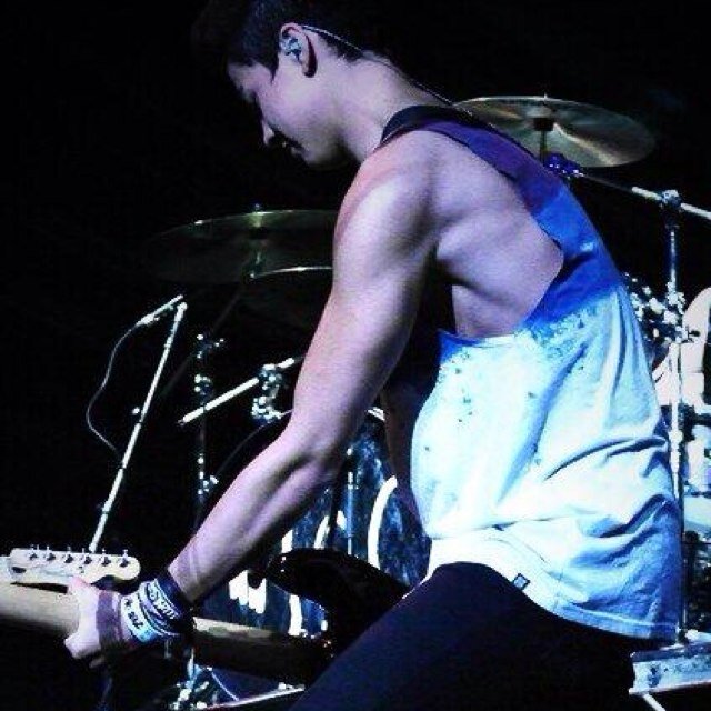 Be patient! he'll follow you babe! I just gave you a free follow :) mind if you follow my main? :) @CalumsNASA ilysm. All of you :)