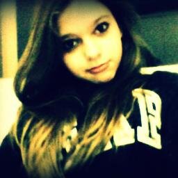 Karen,sua linda,nem sei o que escrever porque eu não manjo desses paranauê.Mas enfim..Pode contar sempre comigo pra tudo que for preciso.TE AMO3 b:@laurabalves