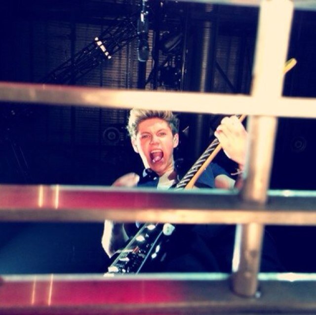 this is just a reminder that niall will follow you one day! Dont give up hope it will come when you least expect it xx