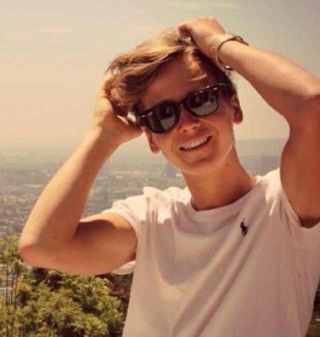 I didnt choose the Sugg life, the Sugg life chose me. http://t.co/ADjIaNHrKI | single/bi | parody
