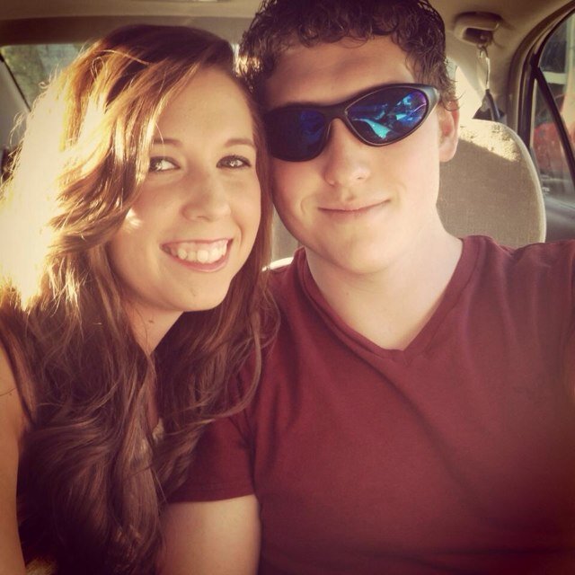 Im a real estate agent for Crye-Leike. Im 22 and love my boyfriend of 5 and a half years!