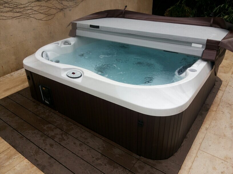 Venta & Servicio técnico en Hidromasajes, Equipos Piscina, Saunas y Deck....