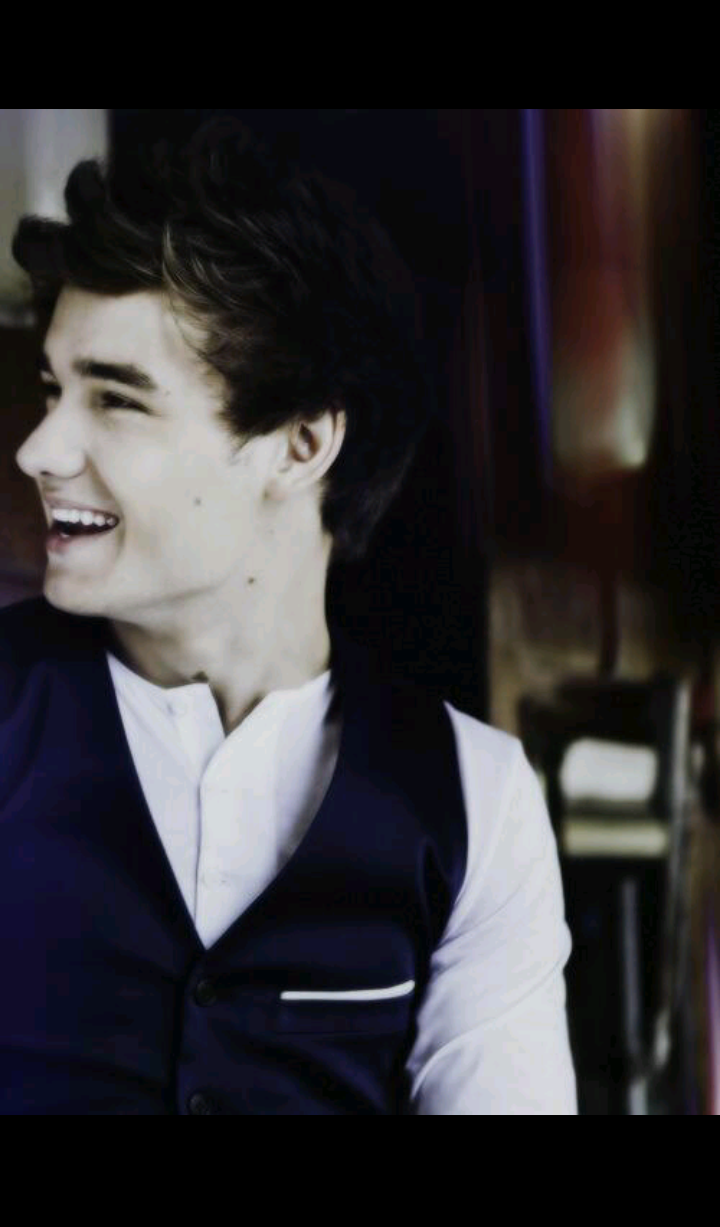 Pleaseeeee followwww @cheekylirry23 .... ily stay trippy