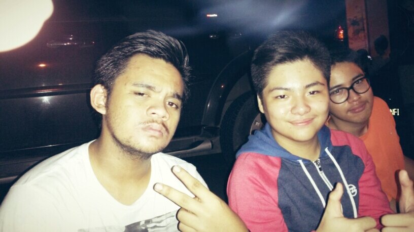 brandywlm's profile picture. Path: Bryan Andy Instagram: brynandy
Buzzthird