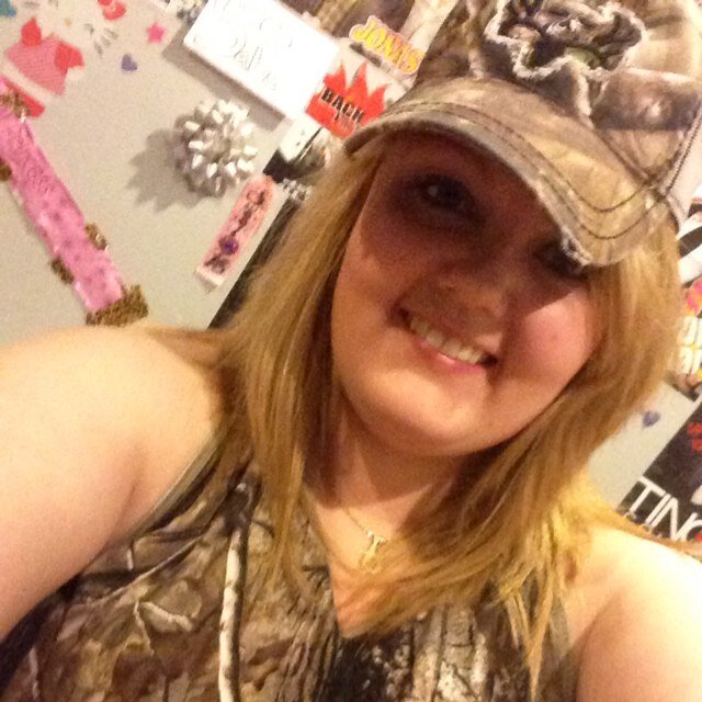 rebel_smalltown's profile picture. Just a smalltown girl who doesn't mind getting down and dirty. Avi is really me ✌