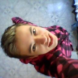 amo musica principalmente Lady Gaga, gosto de comer muito , e sou muito feliz :)