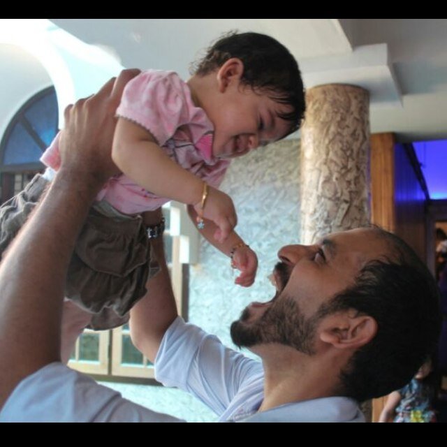 Husband to a lovely wife, Father to a lovely daughter, baby sitter, crazy Gooner, RF, Scuderia fan