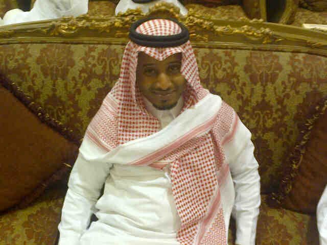 مبهم ، ما اكره، مخلص، عاشق ؛خيالي واسع و حلمي بسيط و ارتوت وااجد ~ مازلت اعيش حياتي على الطراز القديم و أسم أمي عائشة♡موظف ارامكو السعودية