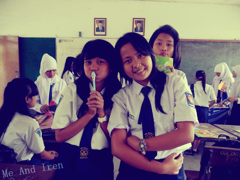 Fitra or katra| I'm 13| I'm Like Singing and Dance......:))| LOve 3 jesus and my family.. :)
