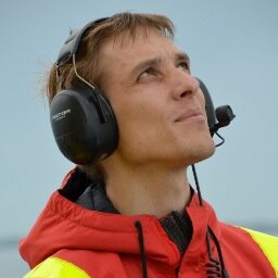 jobbar med SAR Systemledning, är shipping-intresserad frivilligsjöräddare som följer samhällsdebatten och tycker att livet är fantastiskt spännande...