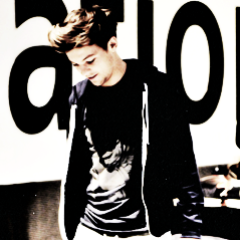 Sono Luigi! #Nello è mio|| #El è mia|| Mils è mia|| tutti miei so ok?ok . #impegnatoconilfantasmaformaggino