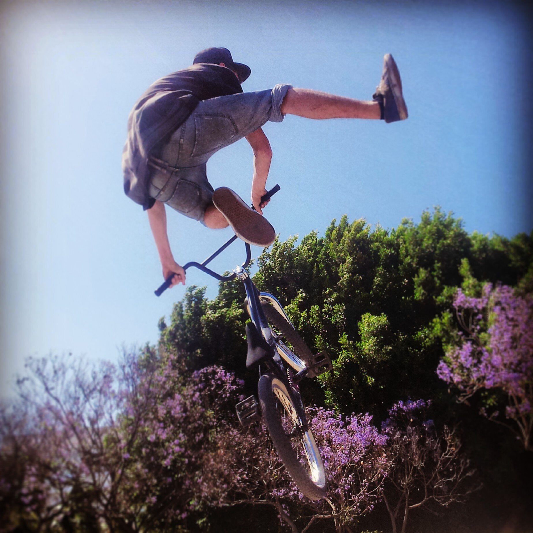 we are a extreme sports/stunt crew, set out to have funn and do mental stuff.