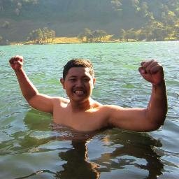 Semua serba relative, semu, dan ambigu. Tapi itu yang membuat dunia jadi seru.