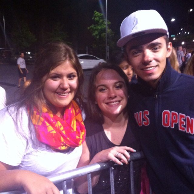@NathanTheWanted ;-) #TWFanmily hugged and kissed Tom 8-23-12 met them 8-23-12! Seev responded 11-6-12! The Wanted followed 5/6/13