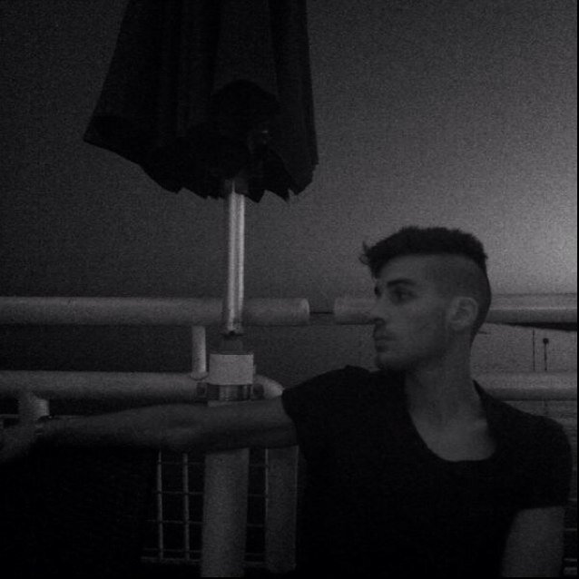 simonekane9's profile picture. 