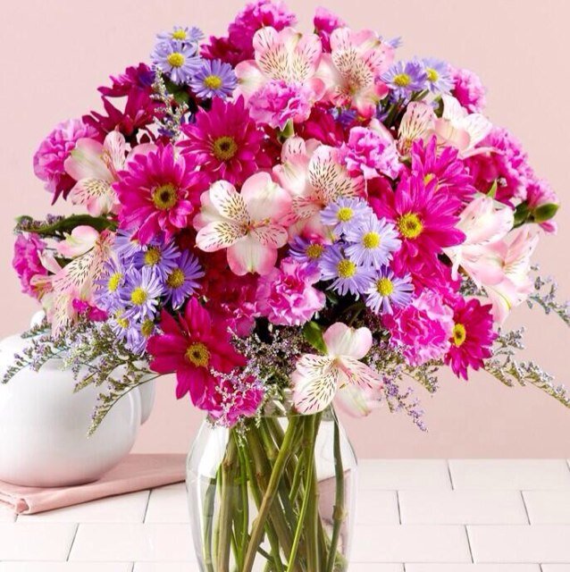 ❤Lifes simplest yet meaningful gifts here❤ 
DM me a name of the lucky person that you want to send some flowers and they'll be sent anonymously if asked