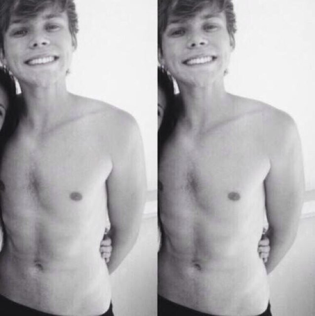 Please go follow @sweetteanarry bc she gave u a free follow ok bye