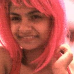 Uma menina mulher vivendo num conto de fadas real ;)      http://t.co/Hi17mgy9hH