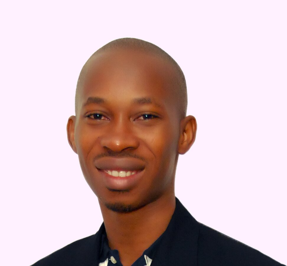 Helping local businesses with traffic, ecom store & landing page setup + copywriting. giving conversion tips and hacks.