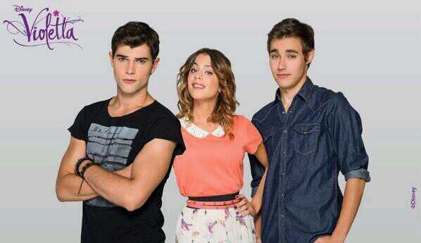 Twitter Oficial Italiano dedicato alla  serie #Violetta tutti i giorno alle  20:10  e in replica alle 14:10 su Disney Channel.