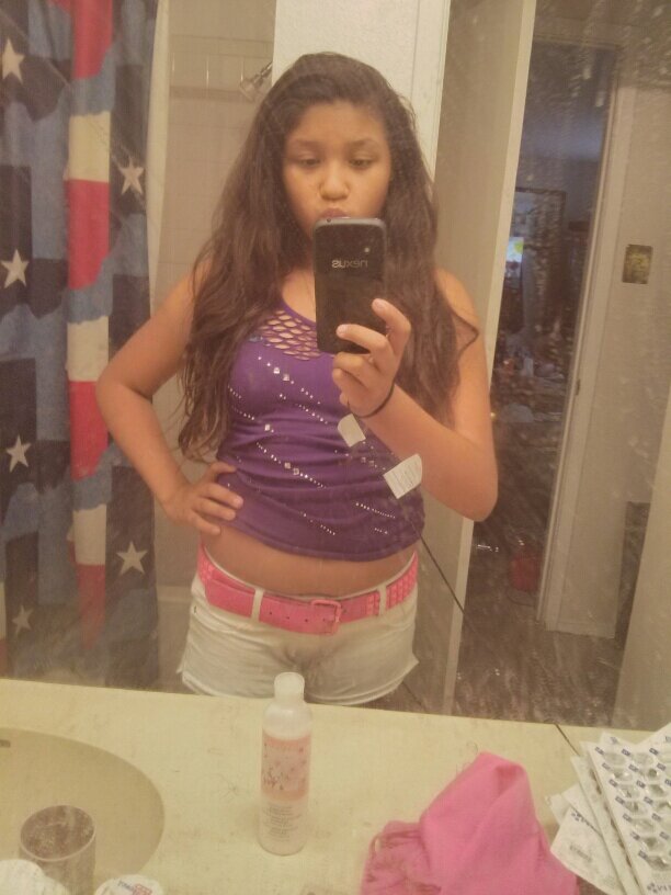 hi boys i am single sexy and cute and has a big ass