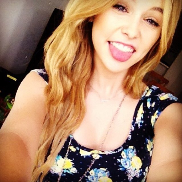 AcaciaAHRP's profile picture. Aspiring model and singer. 8.6.13