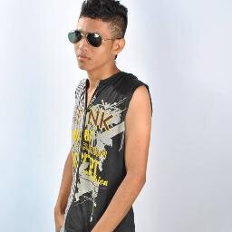 me dedidco al musik soy produtor y artista del geneo reggaton cristiano..pertenesco al iglesia asambleas de Dios de apartado antioquia..y un amigos mas..babyr..