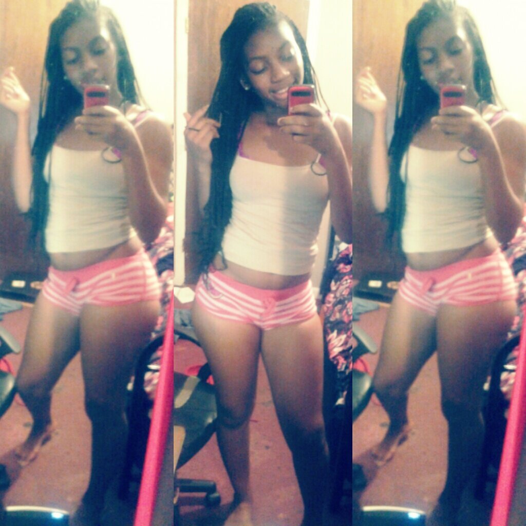 ' Trill Recognize Real , & ALL My Bitches Look TRILL ASF . Go FMOI @redStallion_x3 #Trendingtopic #Thick #PHATAss #NonFRIENDLY #SingleAsf . FWM !