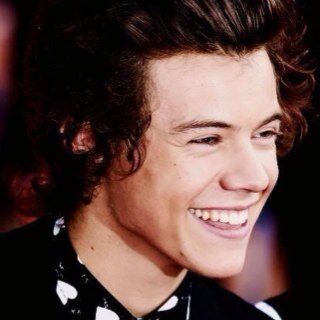 Realize my dream,please Harry follow me ! Follow me je te follow back :)