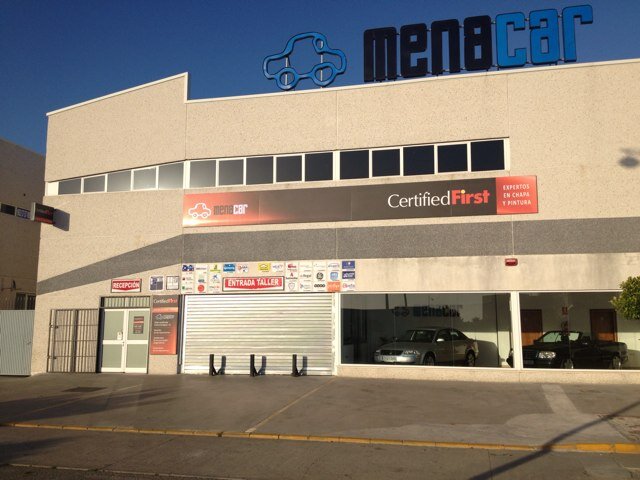 Centro integral de reparaciones para automóviles. Especialistas en carroceria y pintura. Información en info@menacar.es o al tlf 956 547 568, también en Jerez