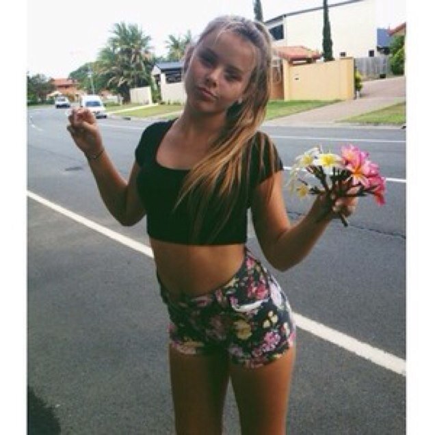 14| Australian| model| DM me| I'm single!