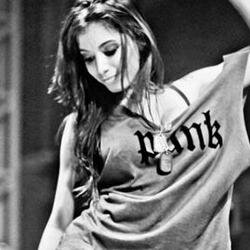 Fc dedicado a Anitta *u*