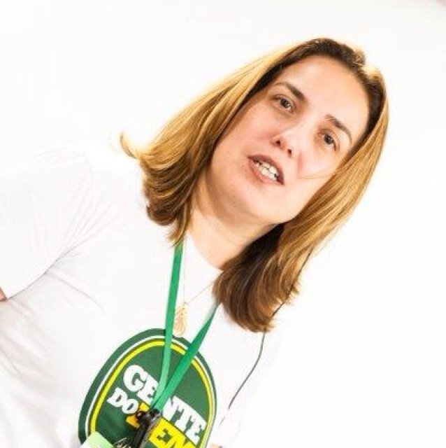 Sou esposa, mãe de 2 filhos lindos... Diretora de eventos e comercial Promocat Produtora Católica - Revista Paróquias, ExpoCatólica e Congressos Católicos