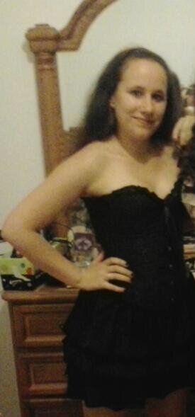 Del 1996, estudiante del I.E.S. Monterroso. Made in Chantada. Me motiva pintar la mona con Cristina Otero. Y lo demás es personal ;).