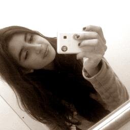 Ariana, 15 anos, Nuttela, Chocolate, Handebol, Amigas, Ciumenta, Grêmio, computador, televisão , esmalte,sonhadora , apaixonada , brigadeiro *-*