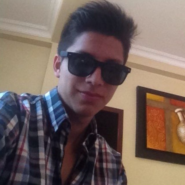 JavikoJavi's profile picture. Hombre que trabaja construye hombre que no trabaja se destruye